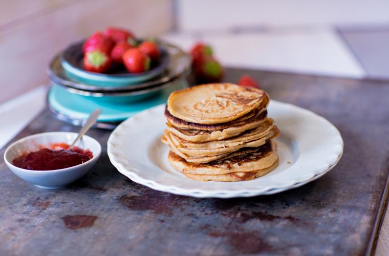 Oatmeal pancakes with strawberry jam 